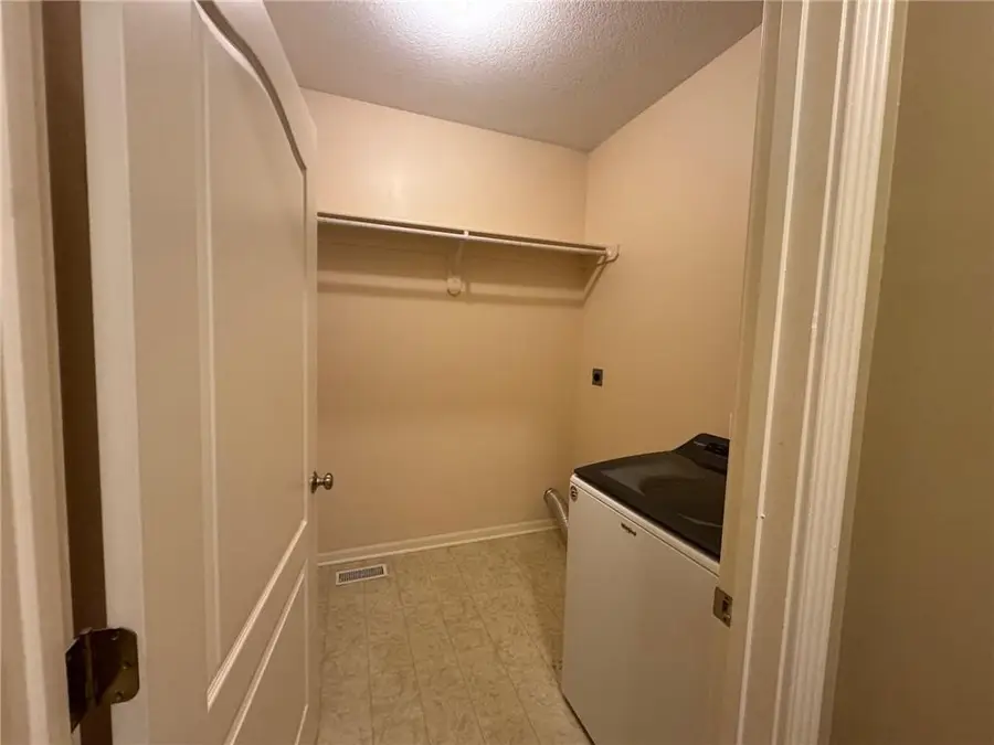 21928 W 121 Street, Olathe, KS 66061 - Image #3