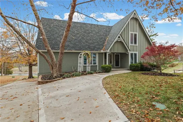 201 NW Redwood Court, Lee's Summit, MO 64064