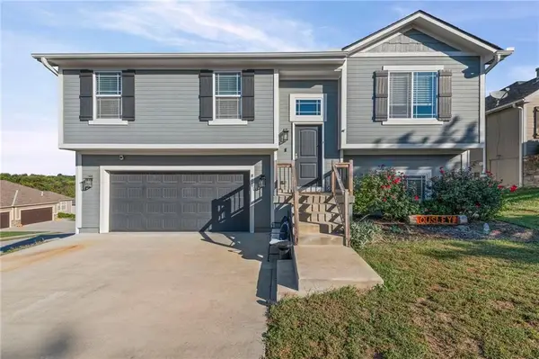 800 SW Hill Top Court, Grain Valley, MO 64029