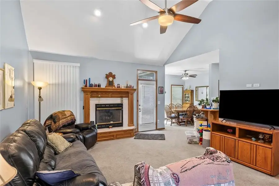 147 W Colleen Court, Gardner, KS 66030 - Image #3