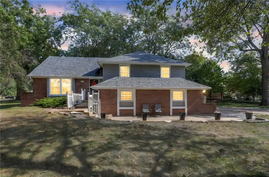 227 N Woodson Drive, Raymore, MO 64083 - Image #2