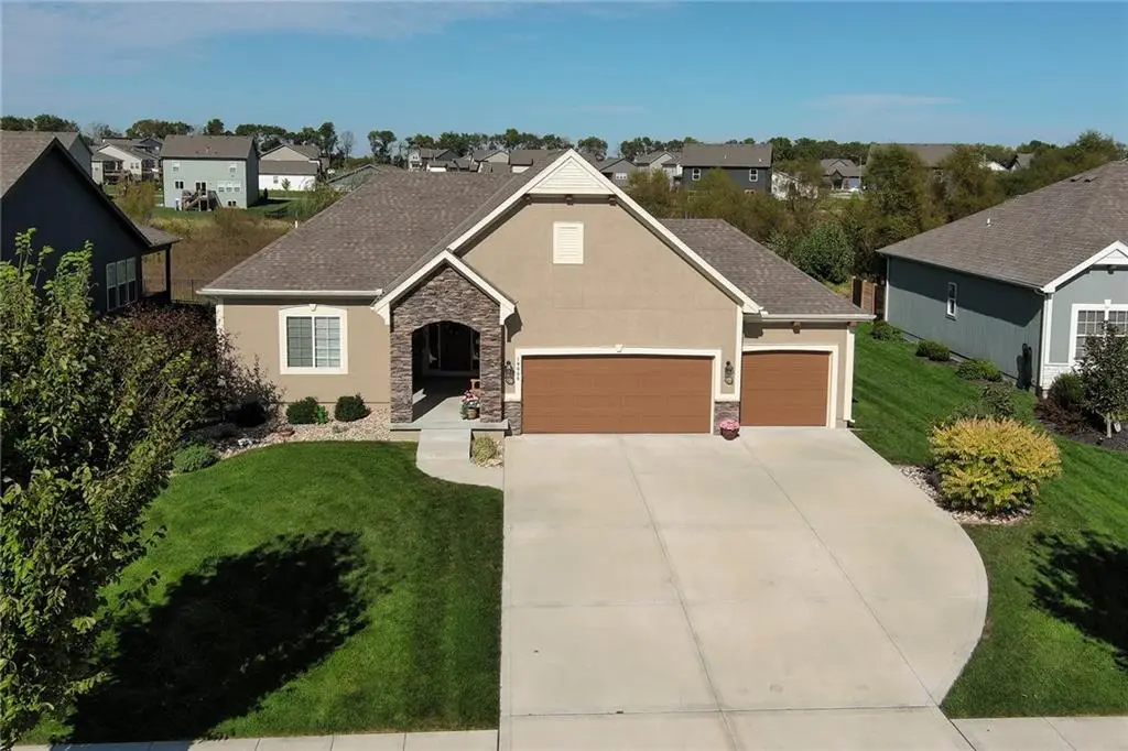 19008 189th Street, Spring Hill, KS 66083 - Image #1