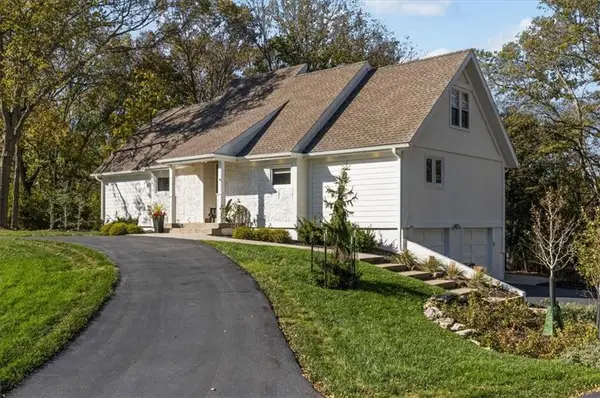 13225 Kimberly Circle, Olathe, KS 66061