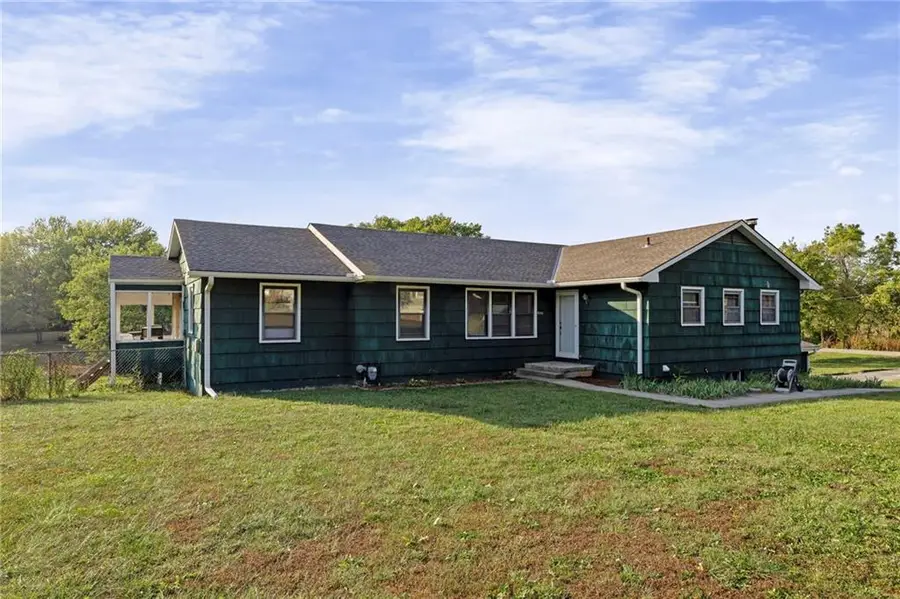 904 S Rogers Road, Louisburg, KS 66053 - Image #2