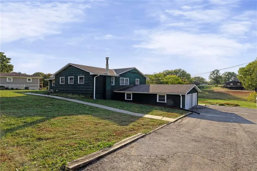 904 S Rogers Road, Louisburg, KS 66053 - Image #3