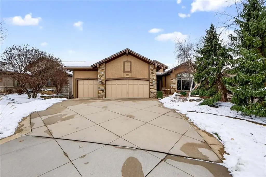 26583 W 100th Place, Olathe, KS 66061 - Image #1