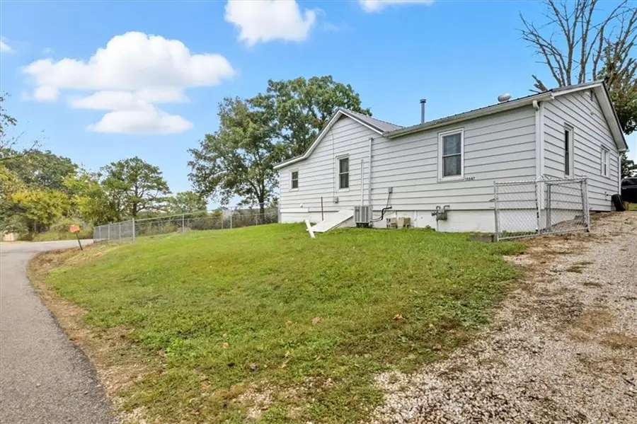 13547 Old Marvin Road, Versailles, MO 65084 - Image #2