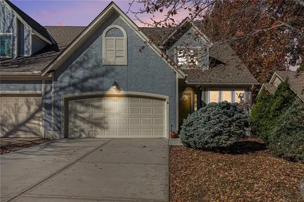 12605 Glenwood Street, Leawood, KS 66209