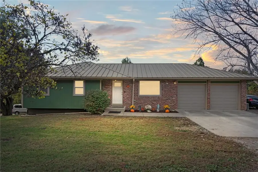 31580 Lookout Road, Paola, KS 66071 - Image #2