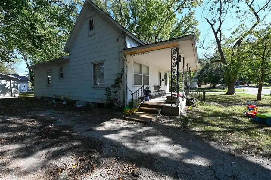 600 W Hunter Street, Nevada, MO 64772 - Image #2