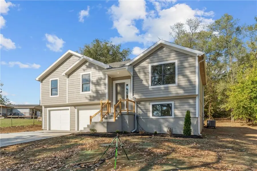 15514 Loring Road, Bonner Springs, KS 66012 - Image #3