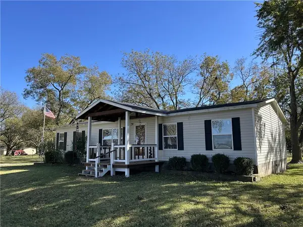 285 N Walnut Street, Deerfield, MO 64741