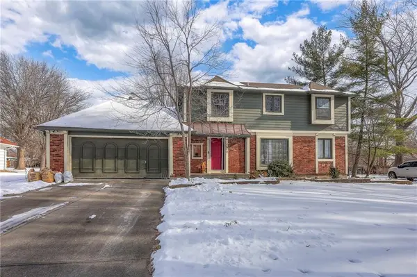 1512 E Sunvale Drive, Olathe, KS 66062