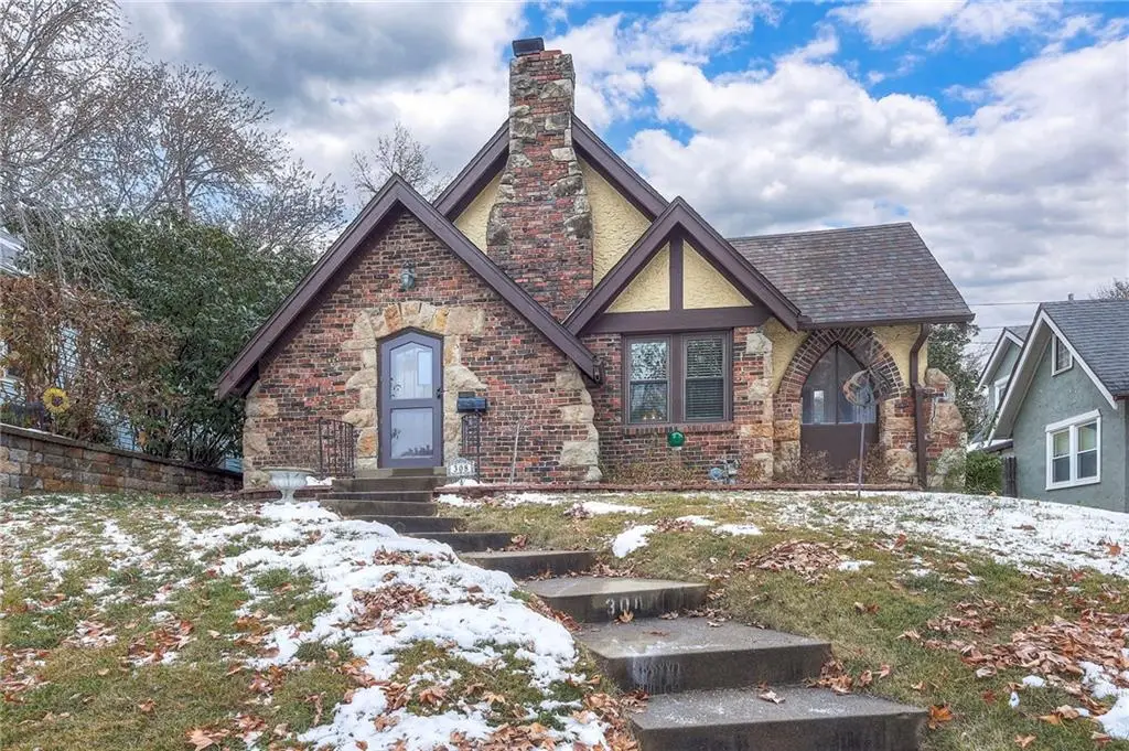 308 E Winthrope Road, Kansas City, MO 64113 - Image #1