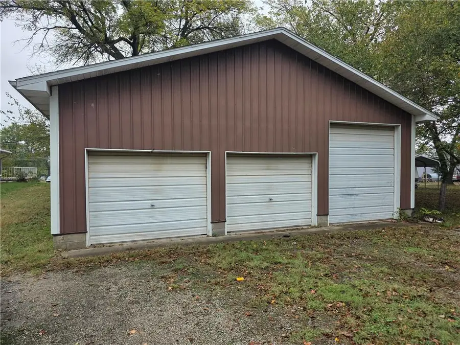 1604 College Street, Lamar, MO 64759 - Image #3