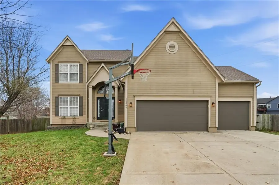 16345 S Warwick Street, Olathe, KS 66062 - Image #2