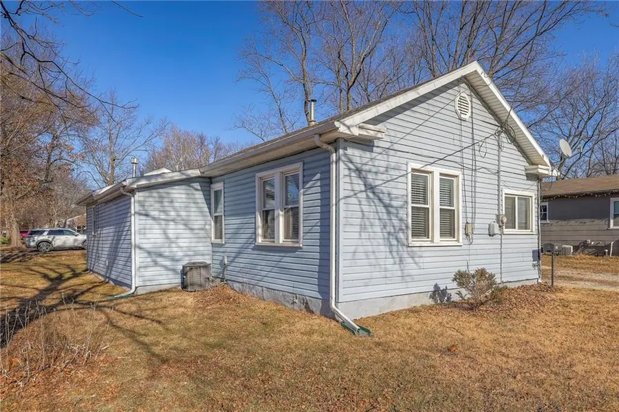 304 W South Street, Harrisonville, MO 64701 - Image #2