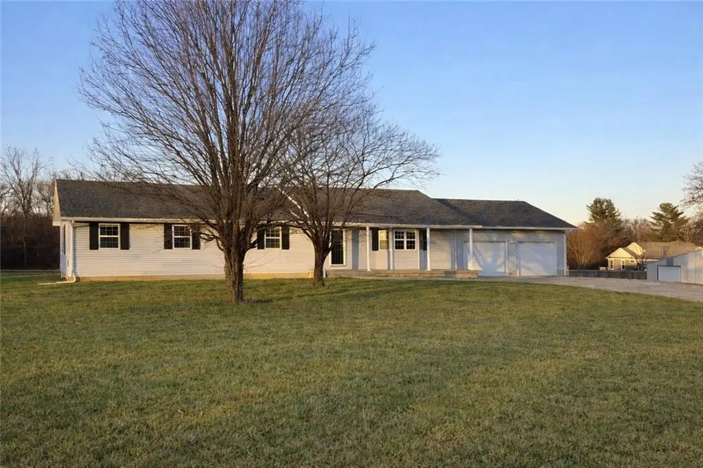 4215 E 320 Road, El Dorado Springs, MO 64744 - #1