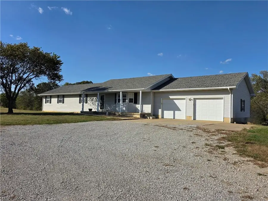 4215 E 320 Road, El Dorado Springs, MO 64744 - #2