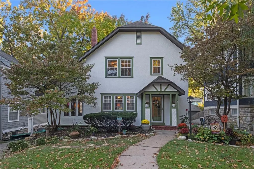 21 E 54th Terrace, Kansas City, MO 64112 - Image #1
