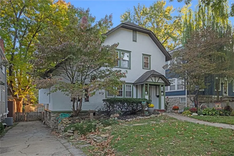 21 E 54th Terrace, Kansas City, MO 64112 - Image #3