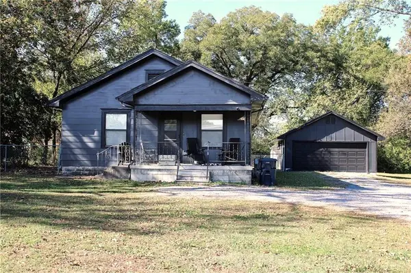 4075 Parkview Drive, Frontenac, KS 66763