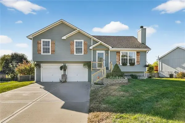 9305 NE Paw Paw Drive, Kansas City, MO 64157