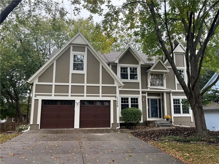 11570 S Skyview Lane, Olathe, KS 66061 - Image #3