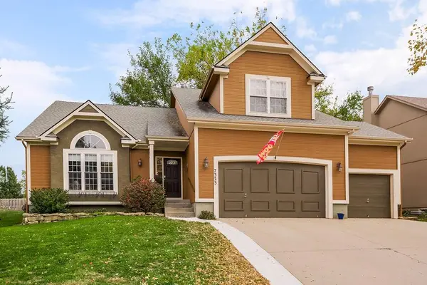 7323 Meadowsweet Lane, Shawnee, KS 66227
