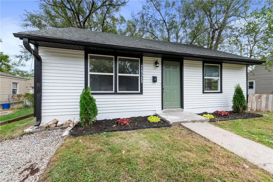 2925 S 52nd Street, Kansas City, KS 66106 - Image #2