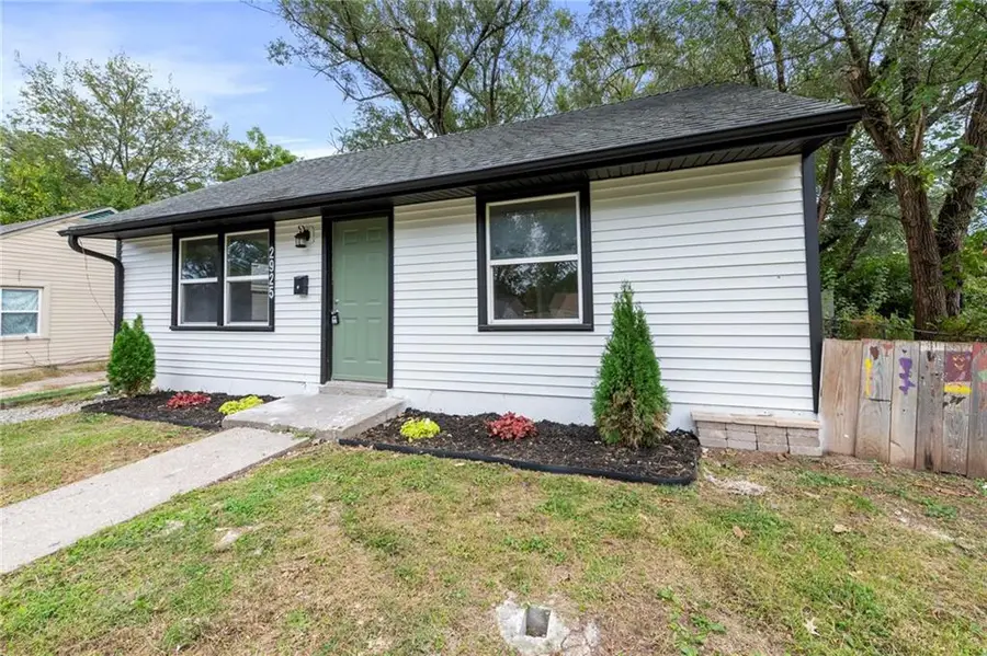 2925 S 52nd Street, Kansas City, KS 66106 - Image #3