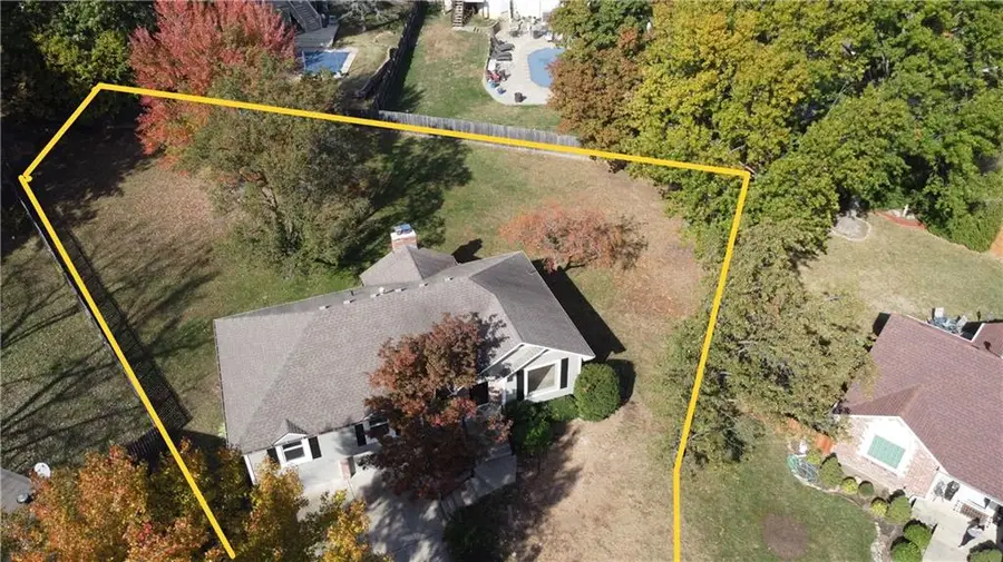 2117 NW Parker Court, Blue Springs, MO 64015 - Image #2