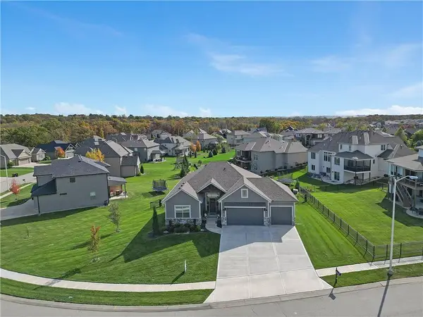 1433 Woodland Road, Greenwood, MO 64034