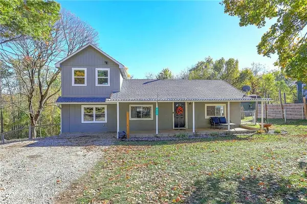 915 Dickinson Road, Independence, MO 64050