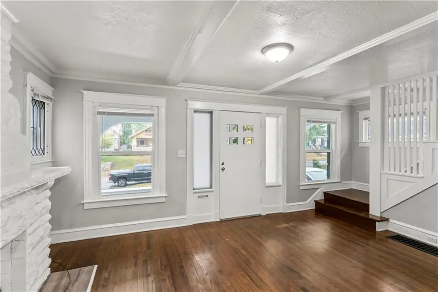 4235 Chestnut Avenue, Kansas City, MO 64130 - Image #3