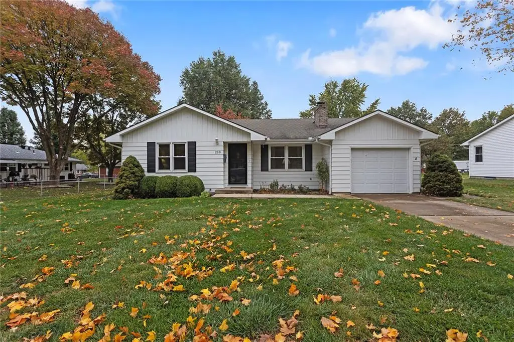 210 W Crestview Drive, Odessa, MO 64076 - Image #1