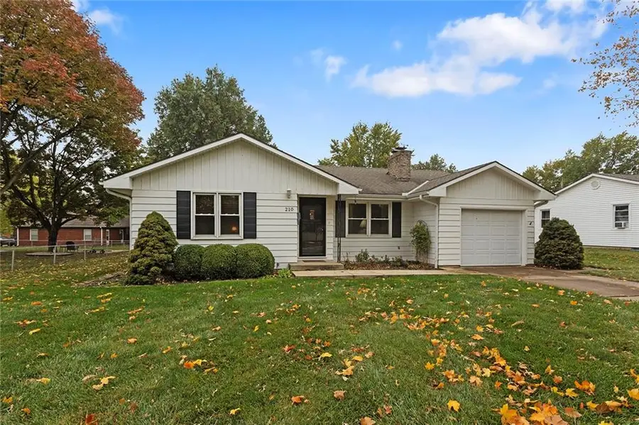 210 W Crestview Drive, Odessa, MO 64076 - Image #2