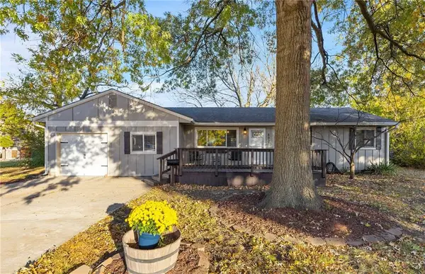 600 S Lee Avenue, Olathe, KS 66061