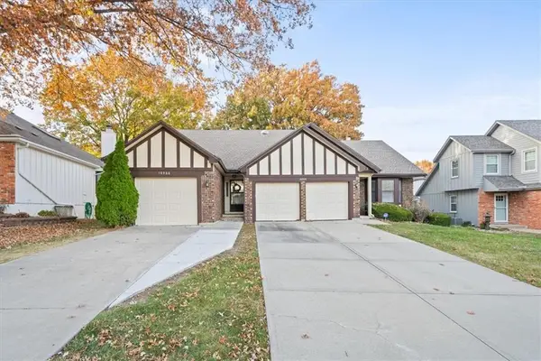 10566 Century Lane, Overland Park, KS 66215