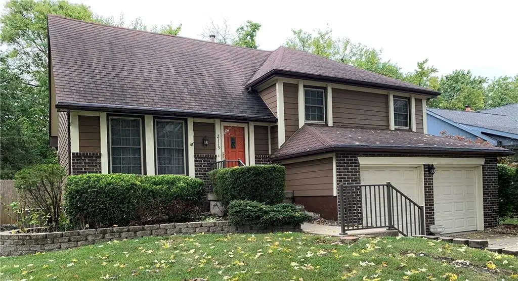 2113 E Jamestown Drive, Olathe, KS 66062 - Image #1