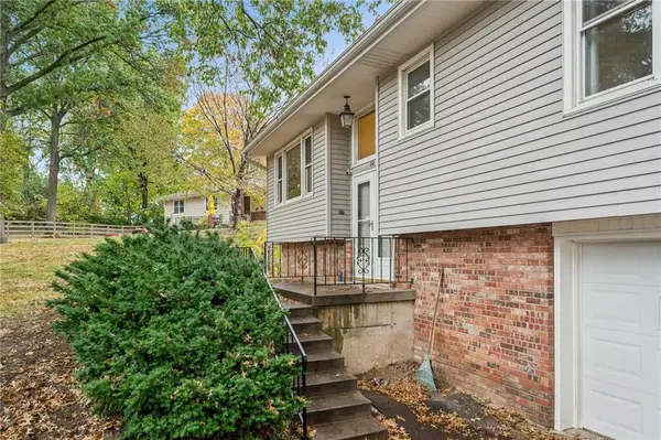 3 Carver Place, Smithville, MO 64089