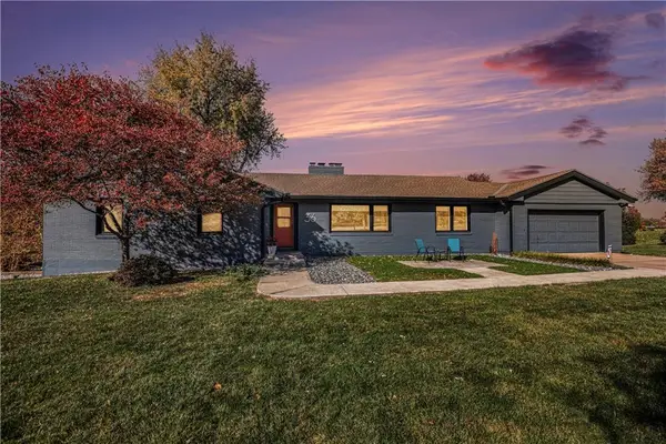 36 NE Normandy Lane, Kansas City, MO 64116