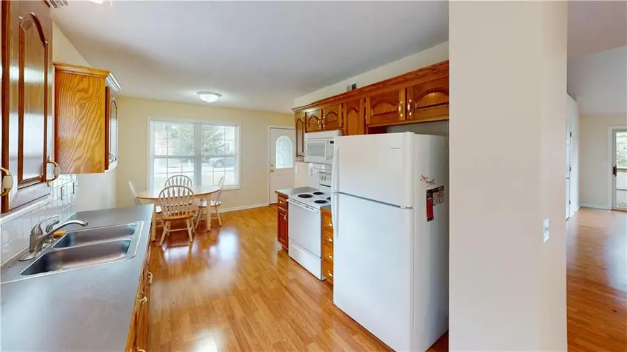 409 Sheidley Avenue, Bonner Springs, KS 66012 - Image #3