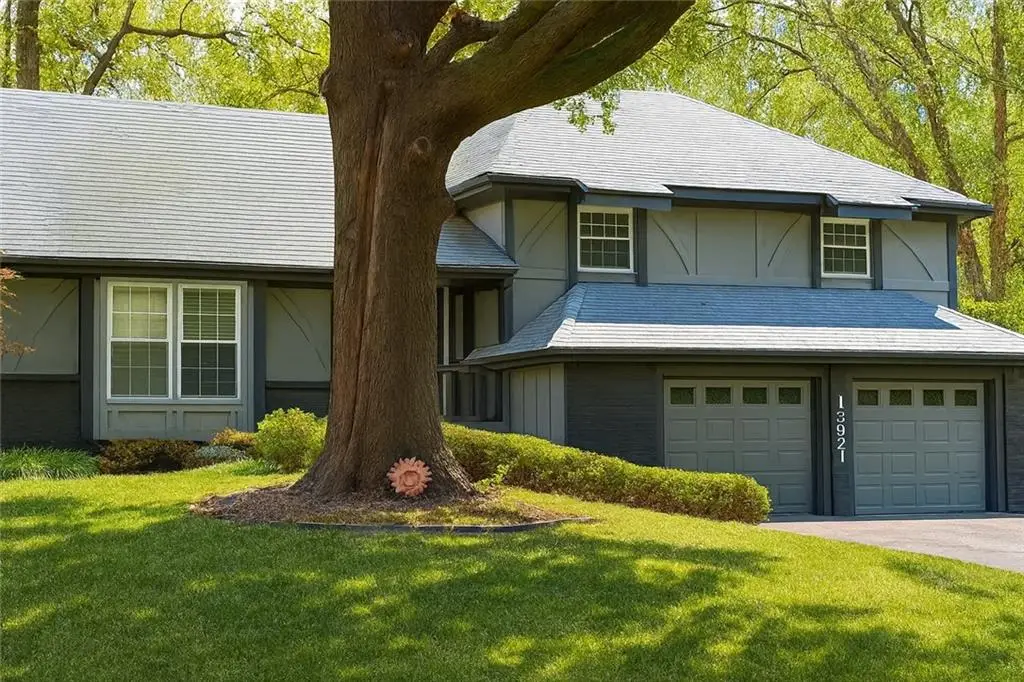 13921 S Brookwood Court, Olathe, KS 66062 - Image #1