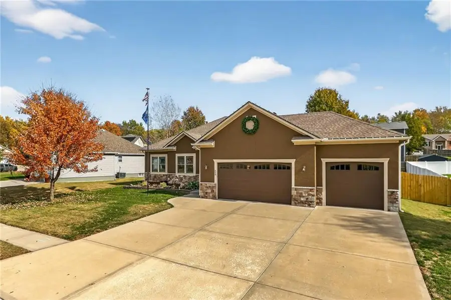 625 S Kisner Circle, Independence, MO 64056 - Image #2