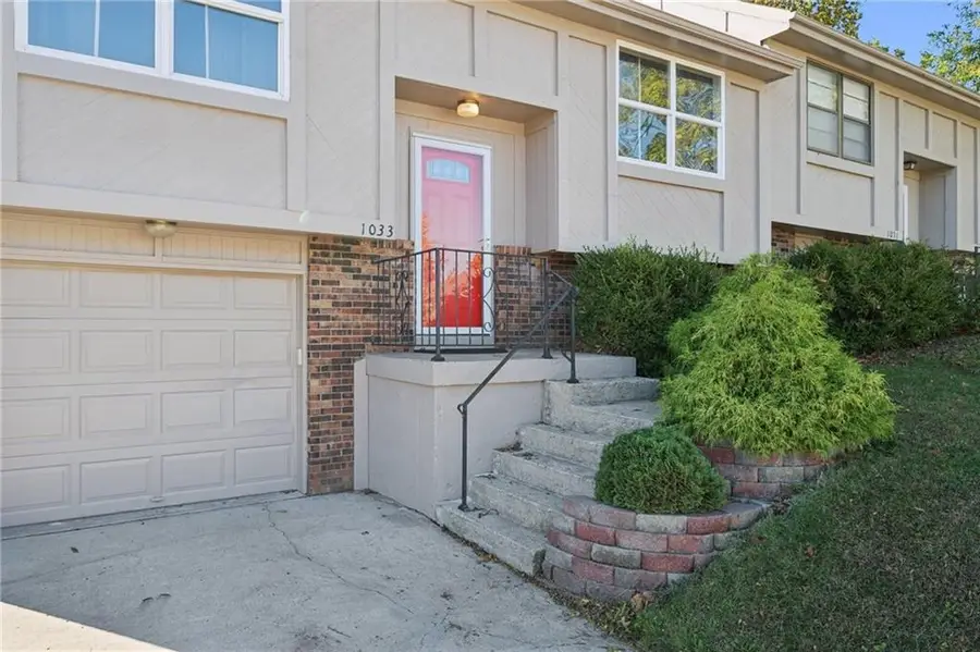 1033 E Huntington Place, Olathe, KS 66061 - Image #2