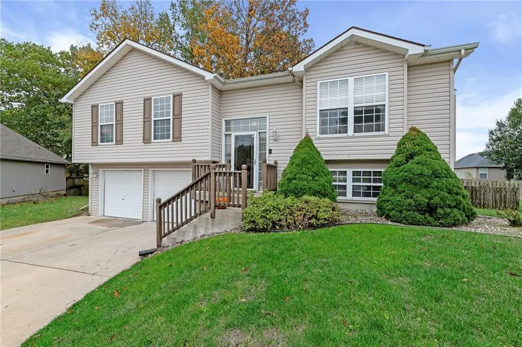 1305 NW 74th Place, Kansas City, MO 64118 - Image #1