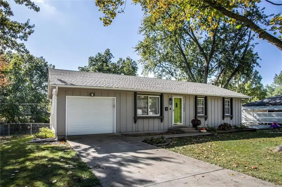 2205 Meadowlark Drive, Harrisonville, MO 64701 - Image #2