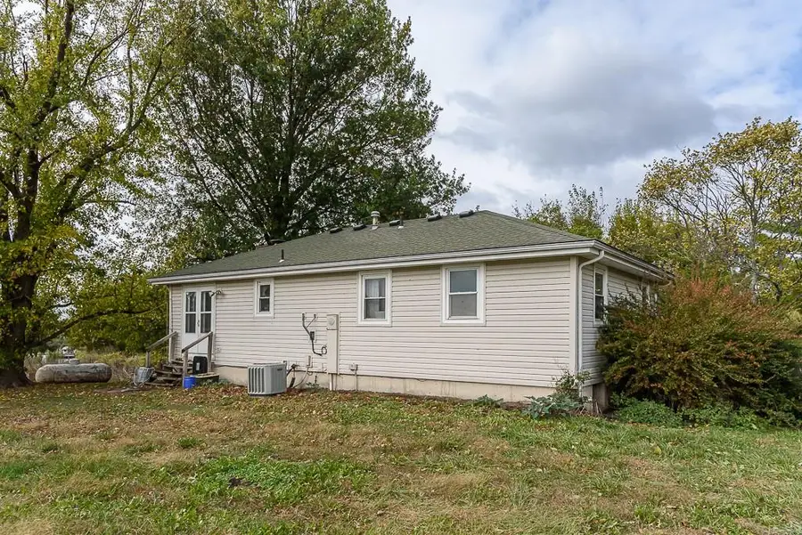 24921 Mclouth Road, Tonganoxie, KS 66086 - Image #3