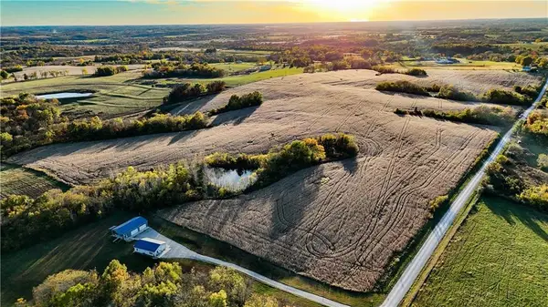 Quartz And Elm Street, Gallatin, MO 64640